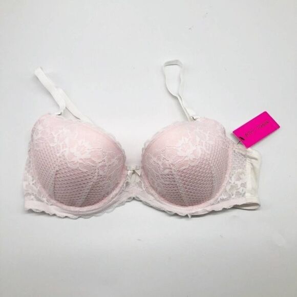 Betsey Johnson Other - BETSEY JOHNSON Perfectly Sexy Wired Balconette Bra 